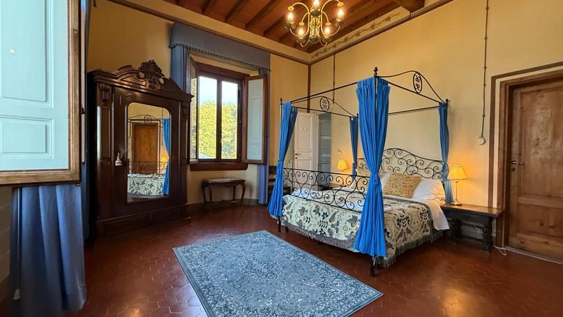 A quiet bedroom