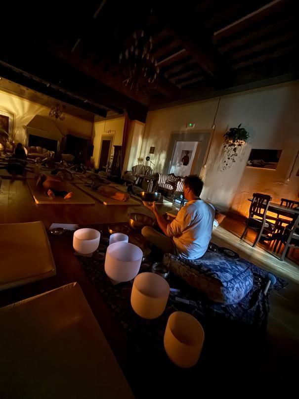 A sound bath with crystal singing bowls